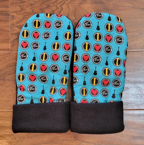 Elvis Presley Fleece Fabric Women's Winter Mittens - Picture 2 of 7